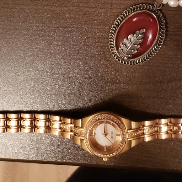 Watch - Picture 2 of 4